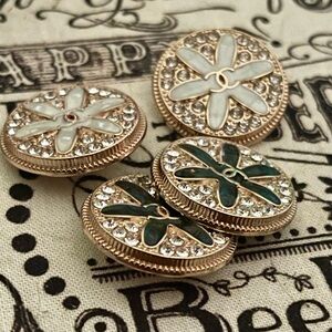 Set of 4 Chanel buttons